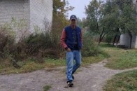 У Луцьку неадекватний чоловік погрожував дітям біля школи зґвалтуванням: встановили особу зловмисника