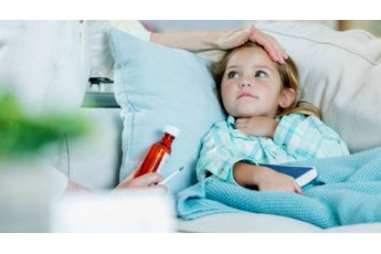 Фахівці назвали п’ять простих способів, як захистити дитину від застуди