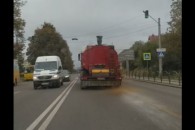 У Луцьку впіймали водія автівки, яка перевозила нечистоти і забруднювала дороги
