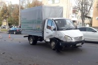 У Луцьку легковик при розвороті протаранив вантажівку (фото)