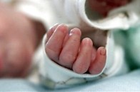 19-річна матір покинула новонароджену дитину з черепно-мозковою травмою та пневмонією у гуртожитку