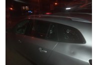 У Луцьку вночі невідомі обстріляли припарковане авто (фото)