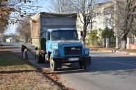 У Луцьку для прибирання листя придбали спеціальний насос