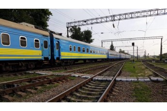 На зимові свята в Україні запустять понад 30 додаткових поїздів