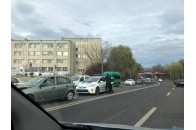 У Луцьку на перехресті зіткнулися дві автівки (фото)