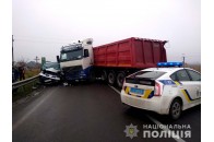Вантажівка з Волині потрапила у страшну аварію на Рівненщині, два водії − у лікарні (фото)