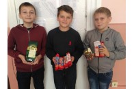 Волинські школярі надіслали воїнам на передову солодощі та каву