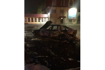 У Луцьку вночі вщент згорів автомобіль (фото, відео)