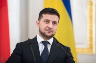 Забобонний Зеленський заявив, що поголиться тільки тоді, як повернуться українські кораблі (відео)