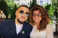 Дружина луцького співака змінила прізвище і показалася у відвертому наряді