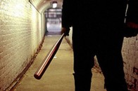На Волині невідомі з пістолетом побили битою і пограбували жінку