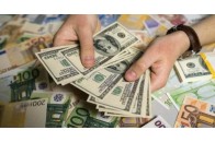 В обмінниках знизилася вартість долара і євро: на скільки подешевшала валюта за вихідні