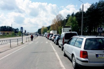 20 годин очікування: на кордоні 