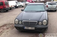 У місті на Волині водій автомобіля, рухаючись заднім ходом, збив пенсіонерку