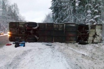 Автобус із українцями потрапив у моторошну аварію в Росії: багато постраждалих