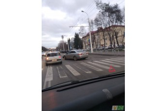 У Луцьку на проспекті сталась ДТП − рух ускладнено (фото)