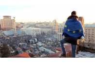 Лідери трьох провідних українських партій закликають українців вийти на Майдан перед 