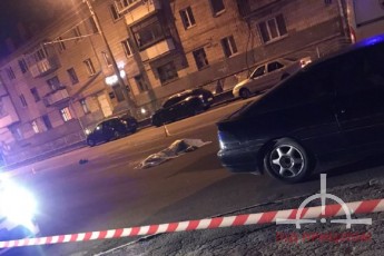 У Луцьку на Грушевського автомобіль на смерть збив чоловіка (фото) (новина оновлюється)