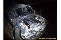 У селі під Луцьком п'яний водій на іномарці злетів у кювет: пасажири втекли в місця ДТП (фото)