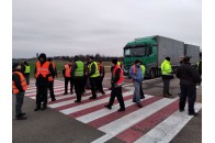 На Волині далекобійники перекрили міжнародну трасу