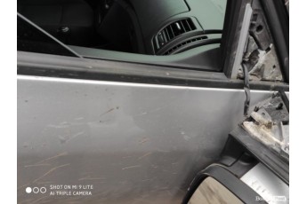 У Луцьку агресивний пішохід побив водія та потрощив автомобіль (фото)