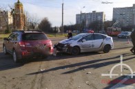Головні новини Волині 18 грудня: луцькі патрульні потрапили у аварію; на громадській зупинці виявили тіло мертвого чоловіка