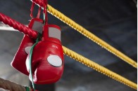 Відомий український боксер пофарбував волосся у рожевий колір (фото)