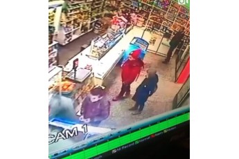 Школярі з магазину вкрали скриньку з благодійними коштами