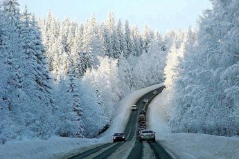Справжня зима: Україну почало засипати снігом