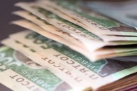 В Україні підняли зарплати держслужбовцям: хто та скільки отримає