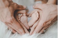 Українським жінкам можуть додати 10 років стажу за виховання дитини: з'явилася петиція