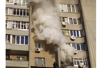 У Луцьку сталася пожежа у багатоповерхівці (фото, відео)