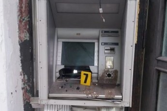 Невідомі підірвали банкомат і викрали з нього близько 800 тисяч гривень