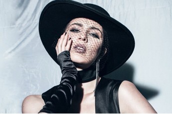 Сексуальна кішечка: Maruv у відвертому образі спокусила Мережу (фото)