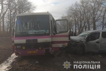 Пасажирський автобус, який їхав до Луцька потрапив в аварію на Тернопільщині, є постраждалі (фото)