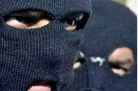 У місті на Волині невідомі у балаклавах, представившись поліцейськими, намагалися незаконно потрапити у помешкання