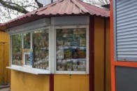 У Луцьку біля Старого ринку знесуть металевий кіоск