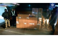 На Волині затримали мікроавтобус набитий контрабандними цигарками (відео)