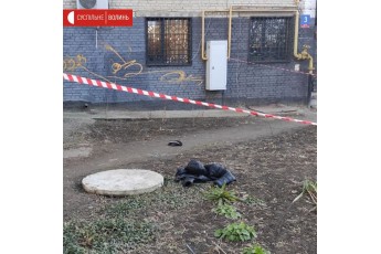 У Луцьку з вікна багатоповерхівки випав чоловік і загинув (фото)