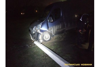 У Луцьку п'яний водій скоїв аварію (фото)