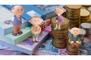 В Україні планують тричі за рік підвищити пенсії