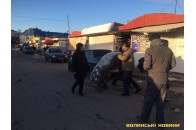 Демонтаж Старого ринку у Луцьку: підприємці вивозять свій товар із торгових точок (фото)