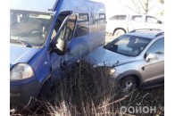 На Волині не розминулися мікроавтобус та легковик