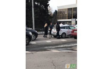 У Луцьку зіткнулися BMW X5 та навчальне авто (фото)