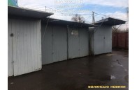 У Луцьку не працює частина Старого ринку, а підприємці продають свої контейнери (фото)
