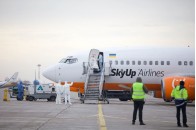Зеленський терміново звернувся до українців через евакуйованих громадян та повідомив, де вони житимуть