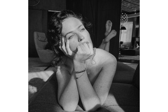 У білизні та без: Астаф'єва показала інтимні фото з відпочинку
