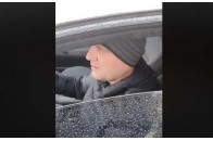 За головною муніципалкою Луцька стежать невідомі на поліцейському авто (відео)