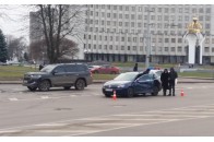 У Луцьку позашляховик врізався у Фольксваген (фото)