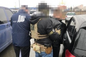 Головні новини Волині 5 березня: масштабна перевірка масла: які марки продавали фальсифікат; повідомили ім'я начальника митного поста, якого затримали на хабарі